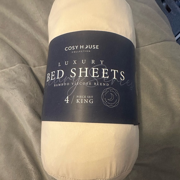 Cream Luxury king Sheet Set w/2 extra cases - Picture 6 of 6